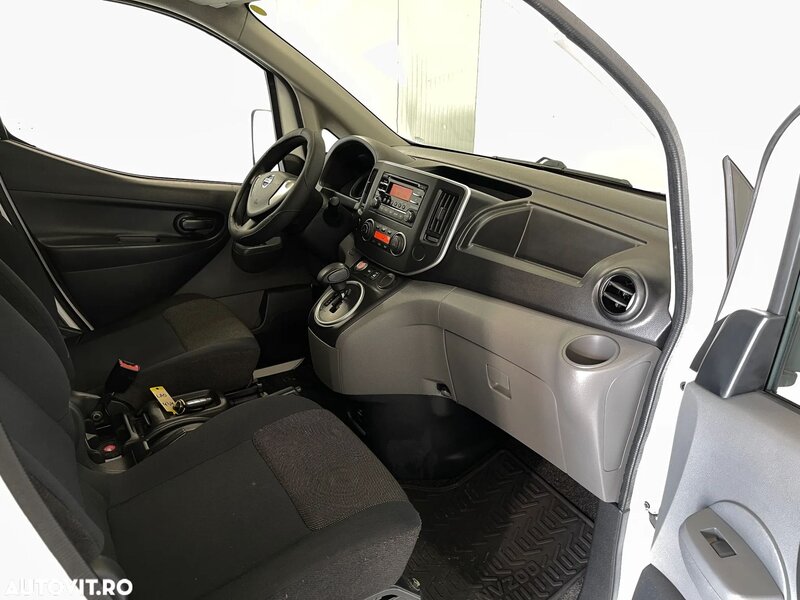 Nissan NV200